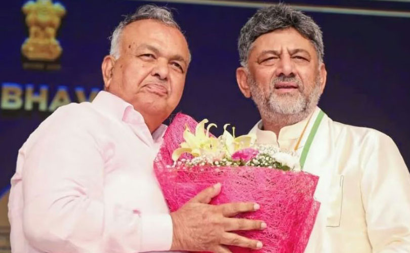സത്യപ്രതിജ്ഞ ചെയ്ത മന്ത്രിമാർക്ക് വകുപ്പുകളായി; മന്ത്രിസ്ഥാനം രാജിവെച്ച്  രാമലിംഗ റെഡ്‌ഡി.